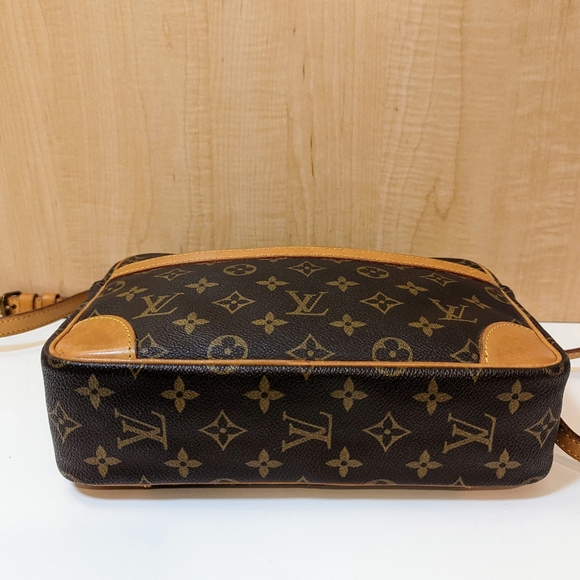 ✨ Louis Vuitton ✨ Trocadero 27 monogram crossbody bag - Picture 7 of 14